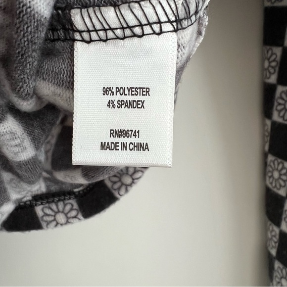 Belle du Jour Floral Checkered Lounge Set Juniors’ Size Large - Picture 9 of 9